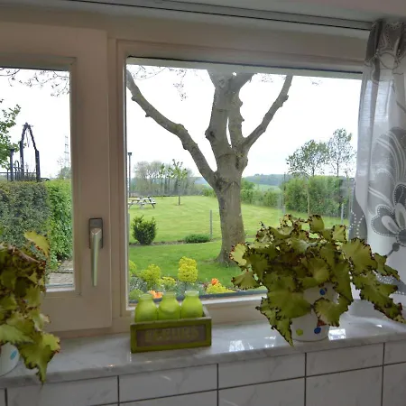 Semesterbostad Modern Holiday Near With Hill View Klimmen