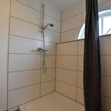 Modern Holiday Near With Hill View Semesterbostad *