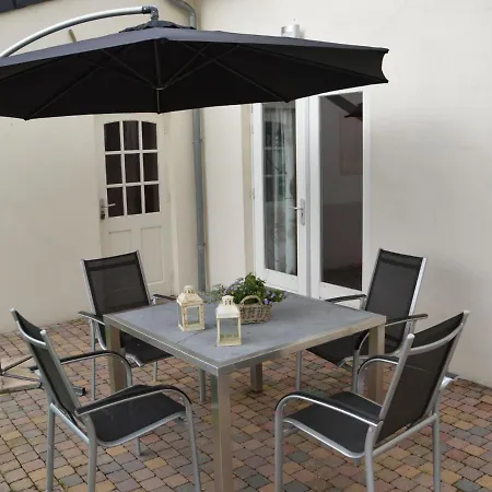 Modern Holiday Near With Hill View Semesterbostad