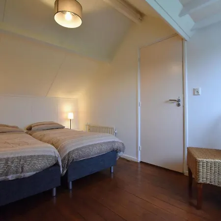 Modern Holiday Near With Hill View Semesterbostad Klimmen