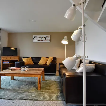 Modern Holiday Near With Hill View Semesterbostad Klimmen